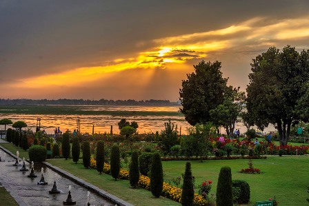 kashmir tour for couple cost and itinerary